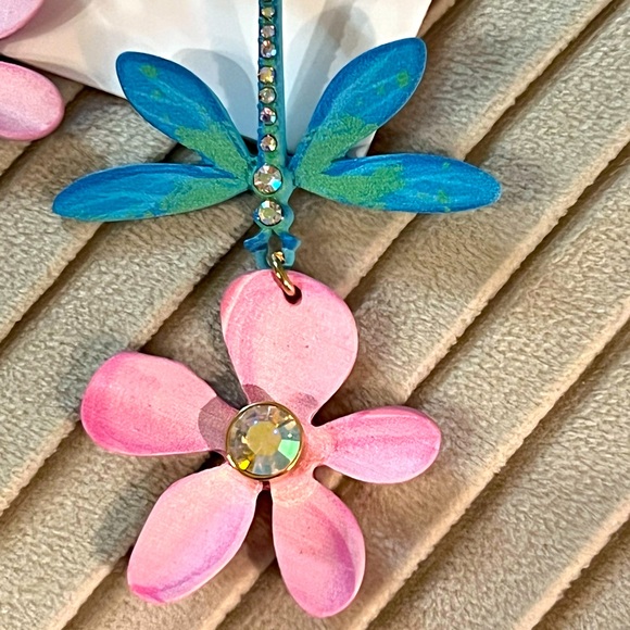 NWT Betsy Johnson Dragonfly Mismatched Earrings - Picture 8 of 9
